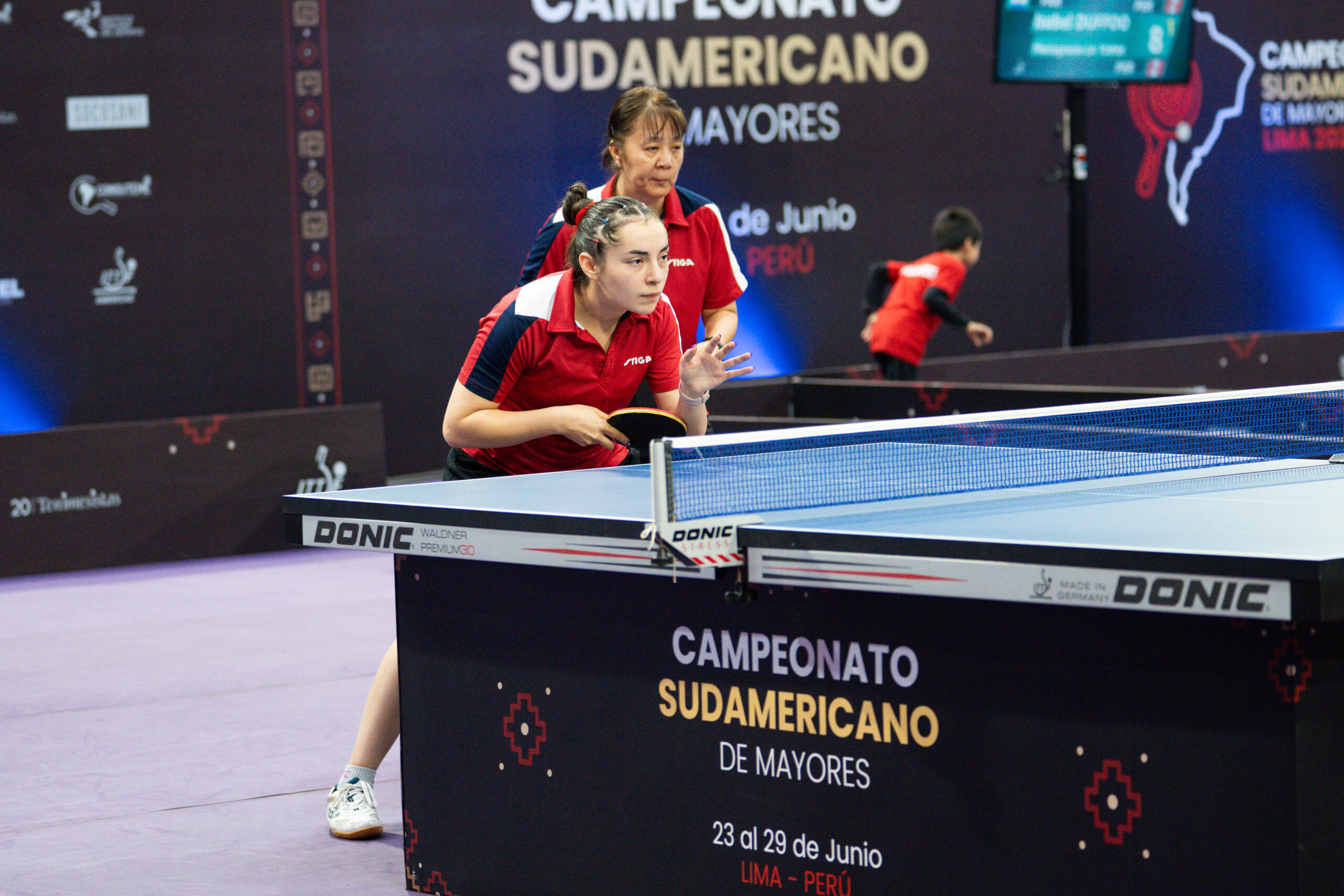 Tania Zeng y Florencia Paiva reflejan el contraste generacional en el Sudamericano