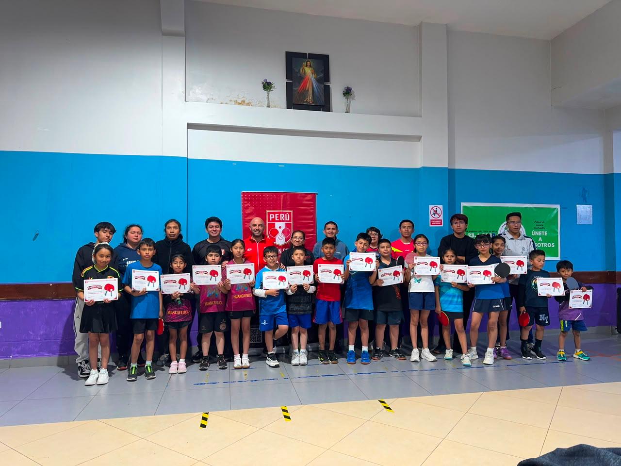 FDPTM CULMINÓ CON ÉXITO EL TRAINING CAMP “RAQUETAS DEL FUTURO CENTRO” Y EL CURSO NACIONAL PARA ENTRENADORES EN HUANCAYO
