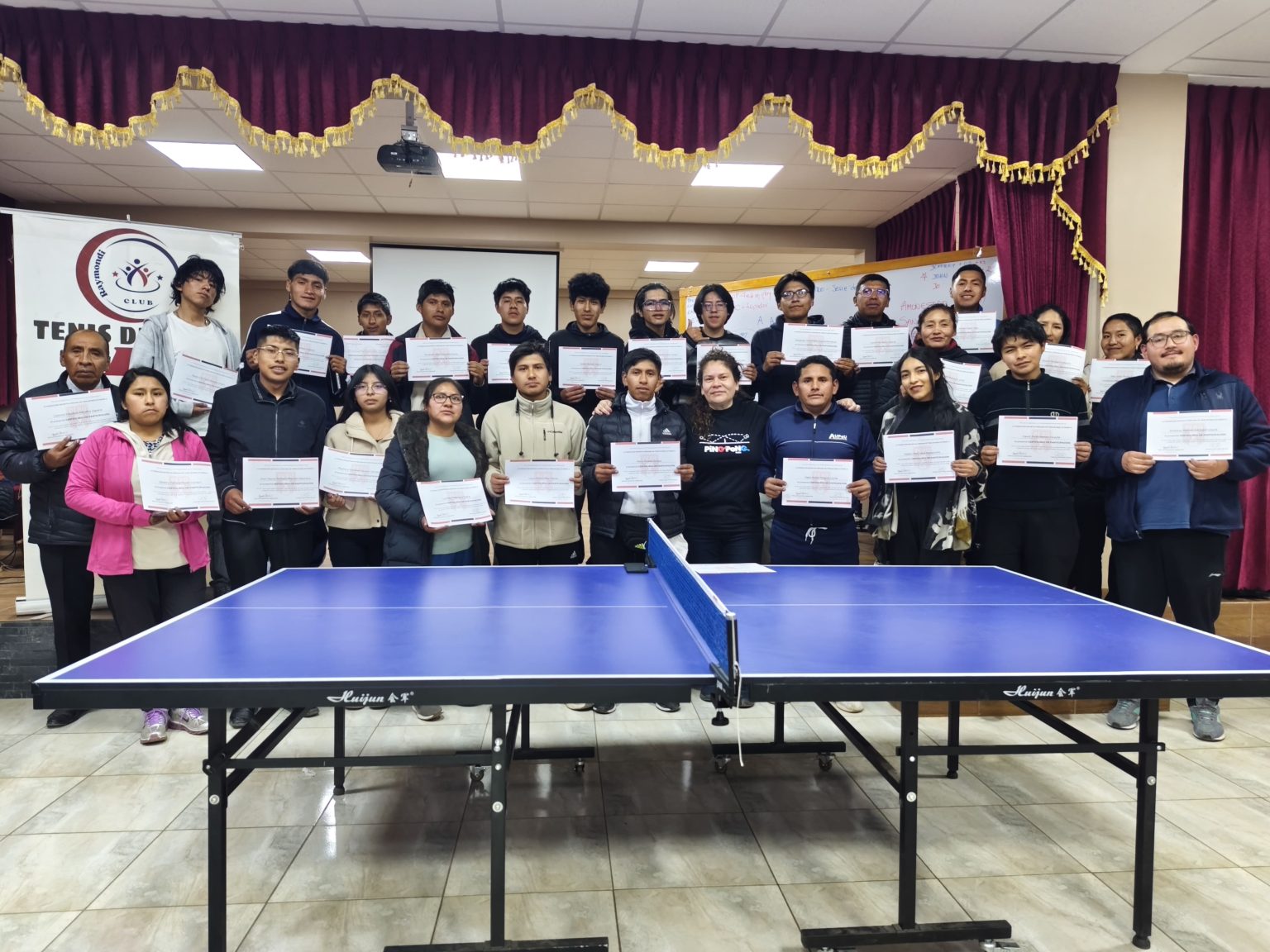 JULIACA FORTALECE SU COMUNIDAD ARBITRAL CON CURSO DE CAPACITACIÓN EN TENIS DE MESA